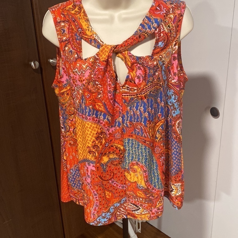 Attitudes by Renee Como Jersey Twist Neck Top - Picture 2 of 7